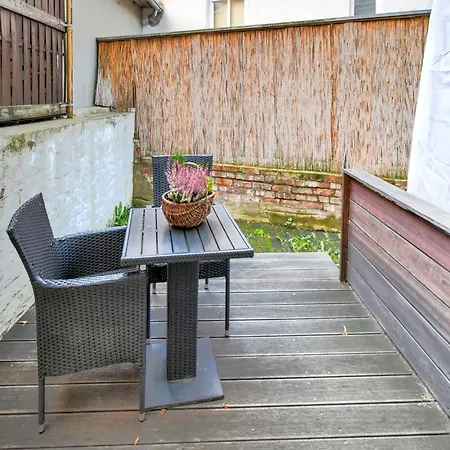 Modern In With Private Terrace *