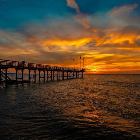 Modern In With Private Terrace Apartmán